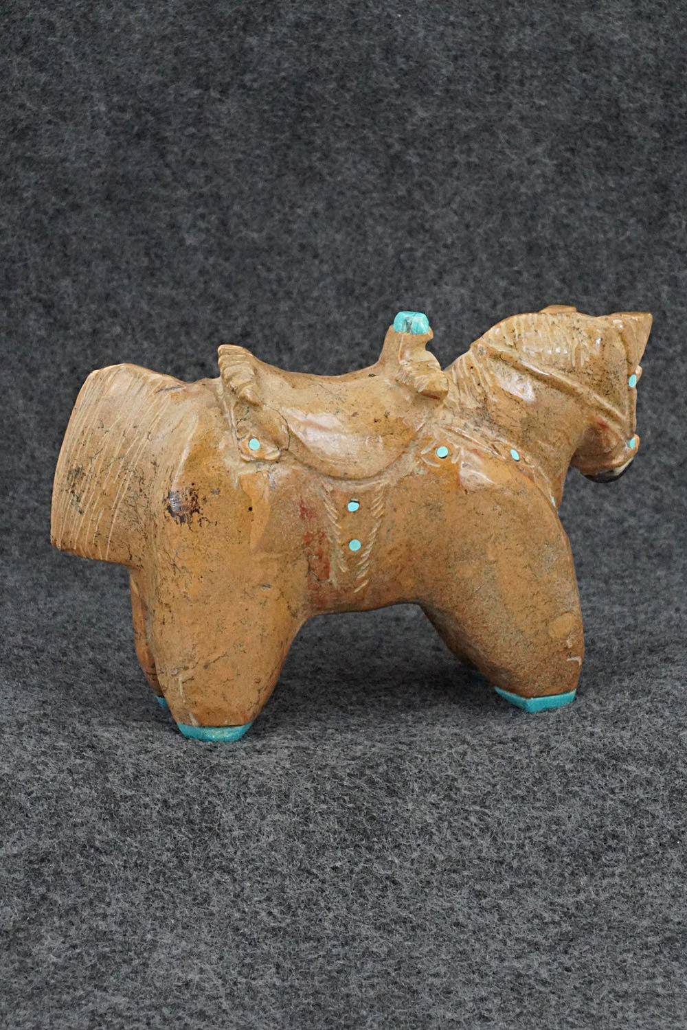 Horse Zuni Fetish Carving - Freddie Leekya