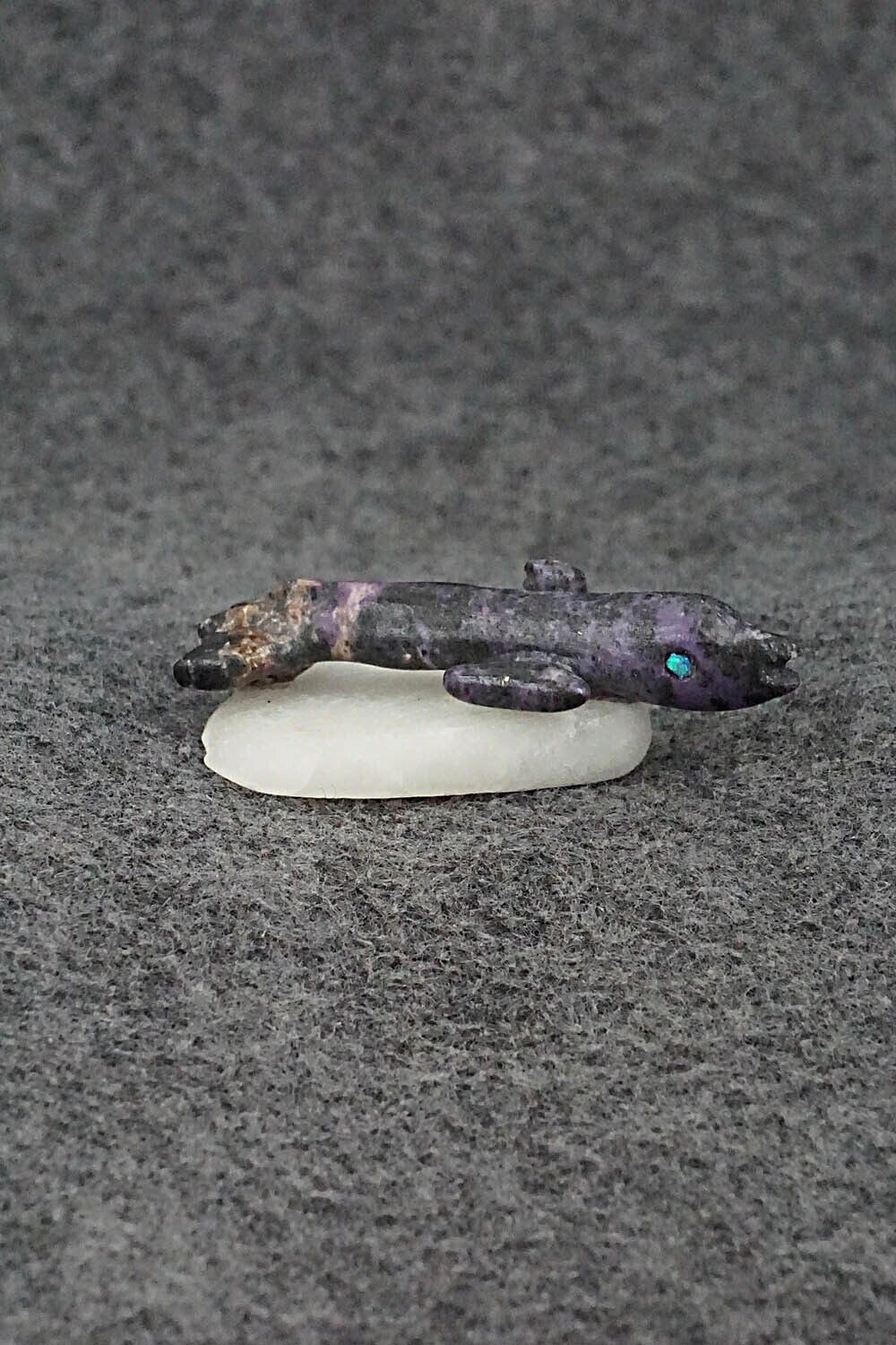 Dolphin Zuni Fetish Carving - Shanice Hattie