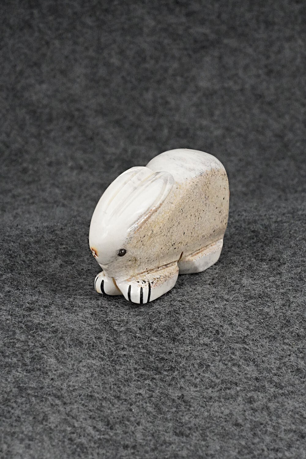 Rabbit Zuni Fetish Carving - Claudia Peina