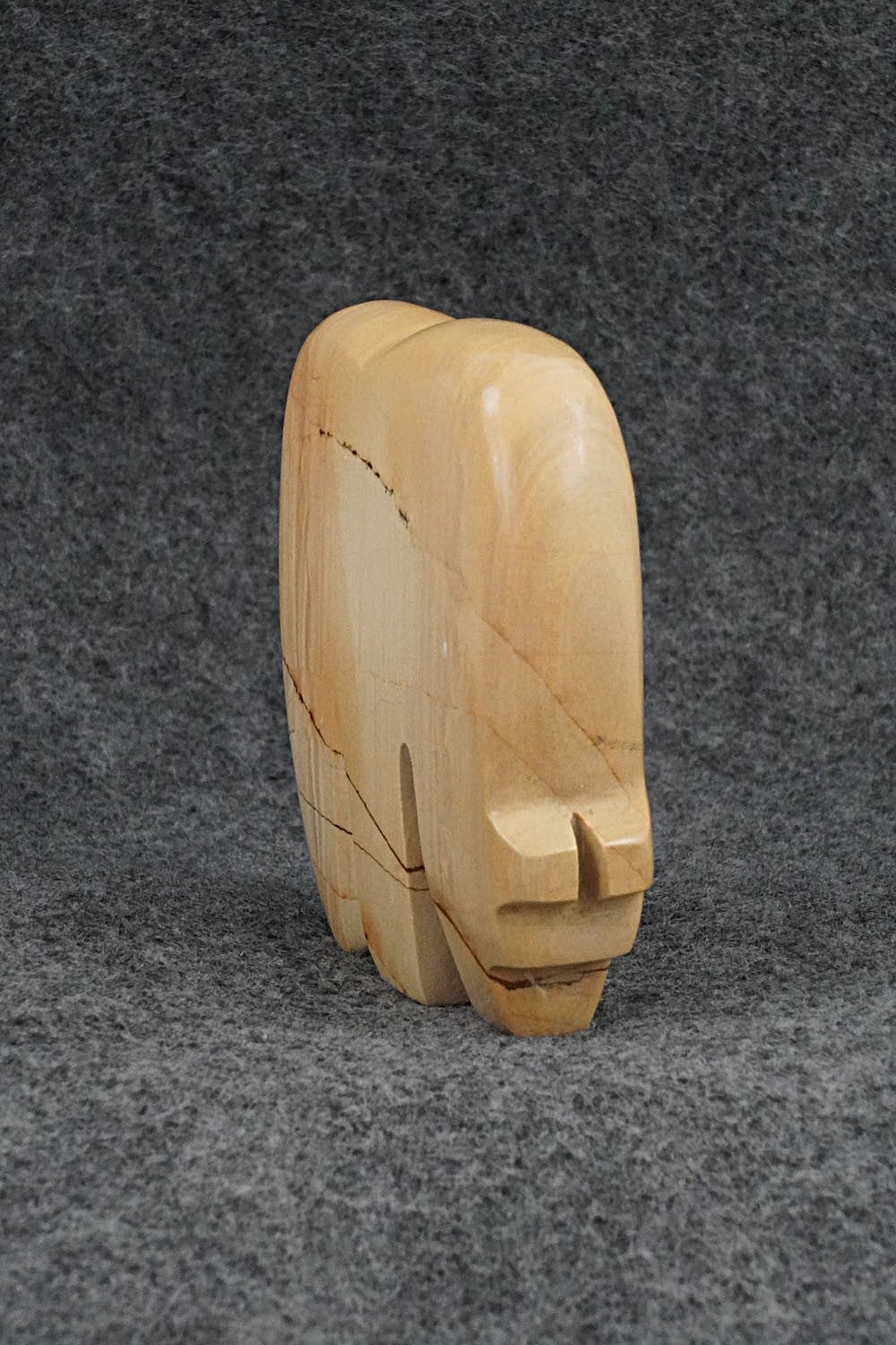 Bear Zuni Fetish Carving - Bernard Laiwakete