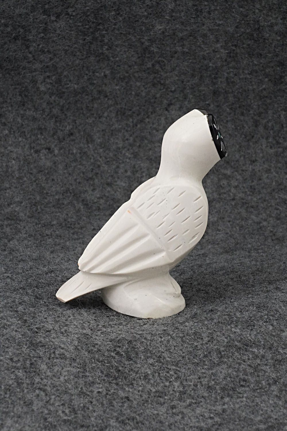 Owl Zuni Fetish Carving - Enrike Leekya