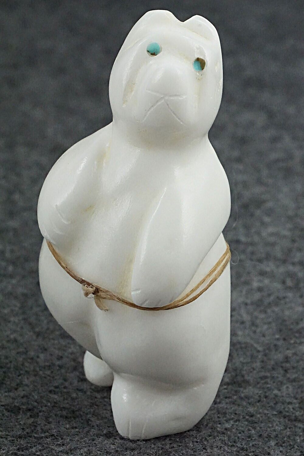 Bear Zuni Fetish Carving - Ariane Quam