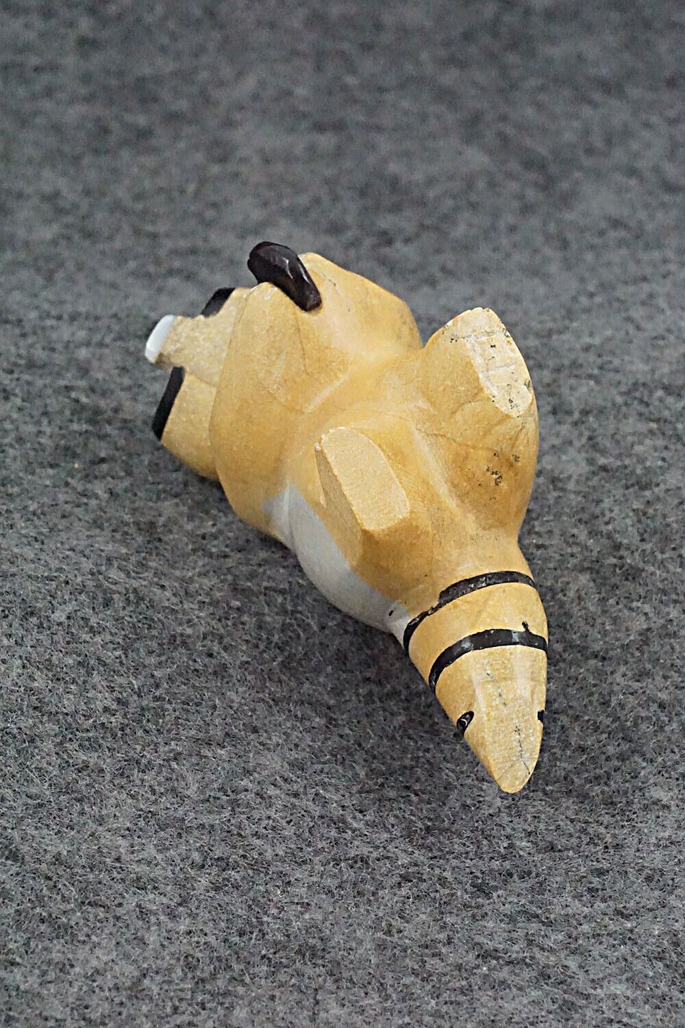 Raccoon Zuni Fetish Carving - Enrike Leekya