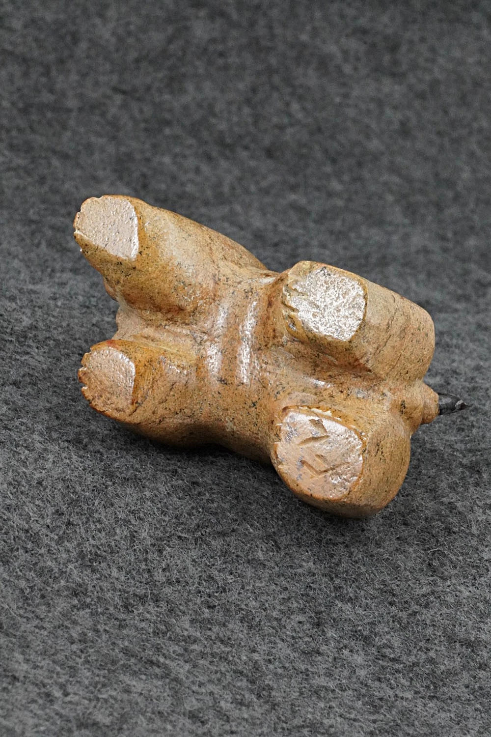 Bear Zuni Fetish Carving - Freddie Leekya