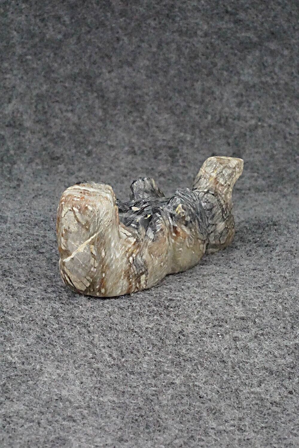 Otter Zuni Fetish Carving - Tony Mackel