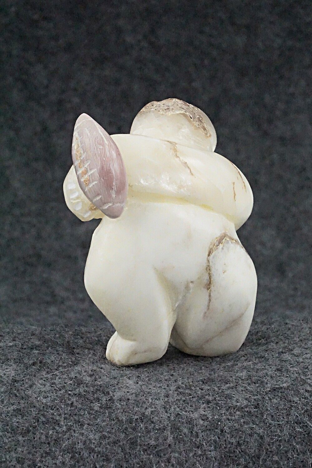 Bear Zuni Fetish Carving - Ariane Quam