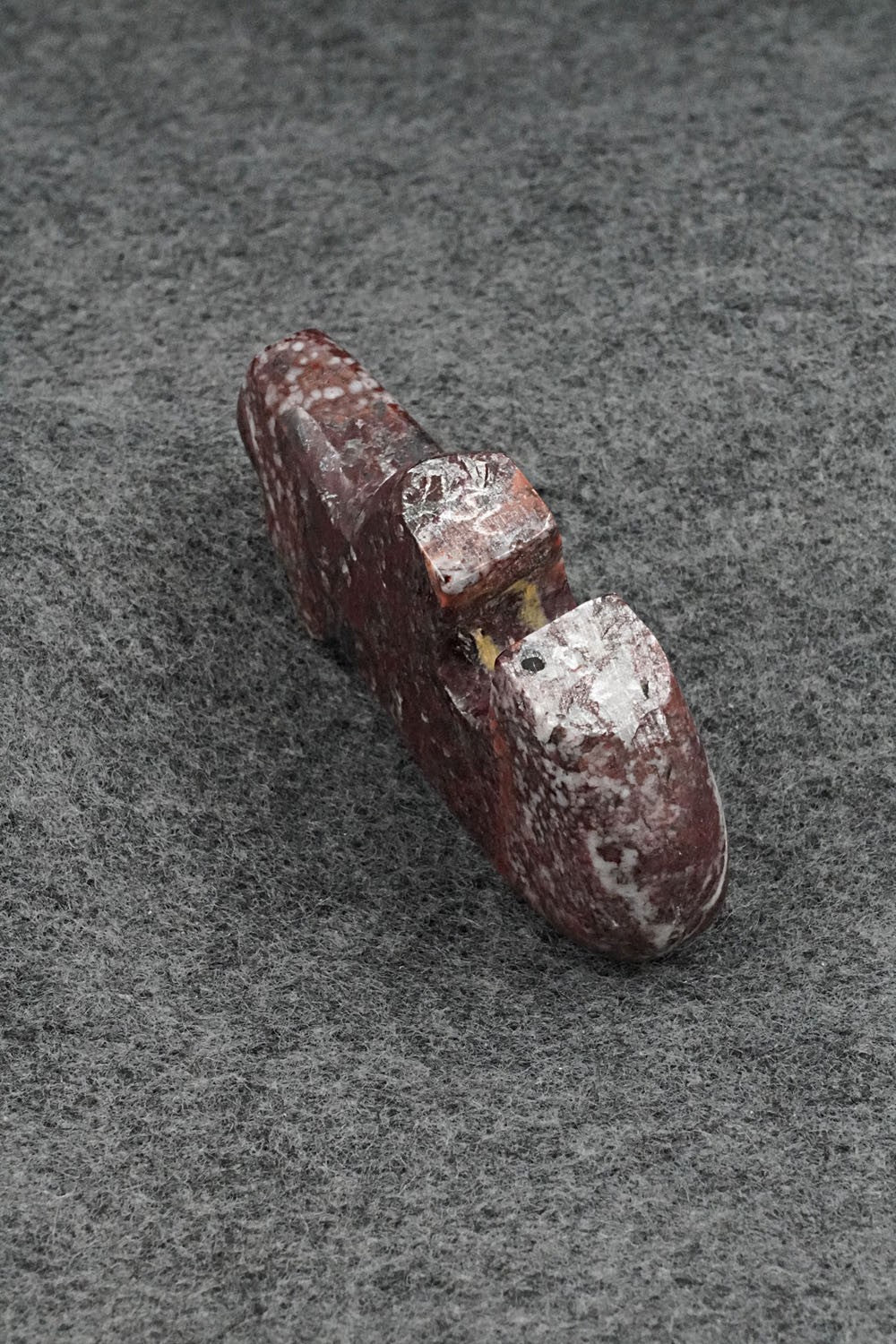 Bear Zuni Fetish Carving - Bernard Laiwakete