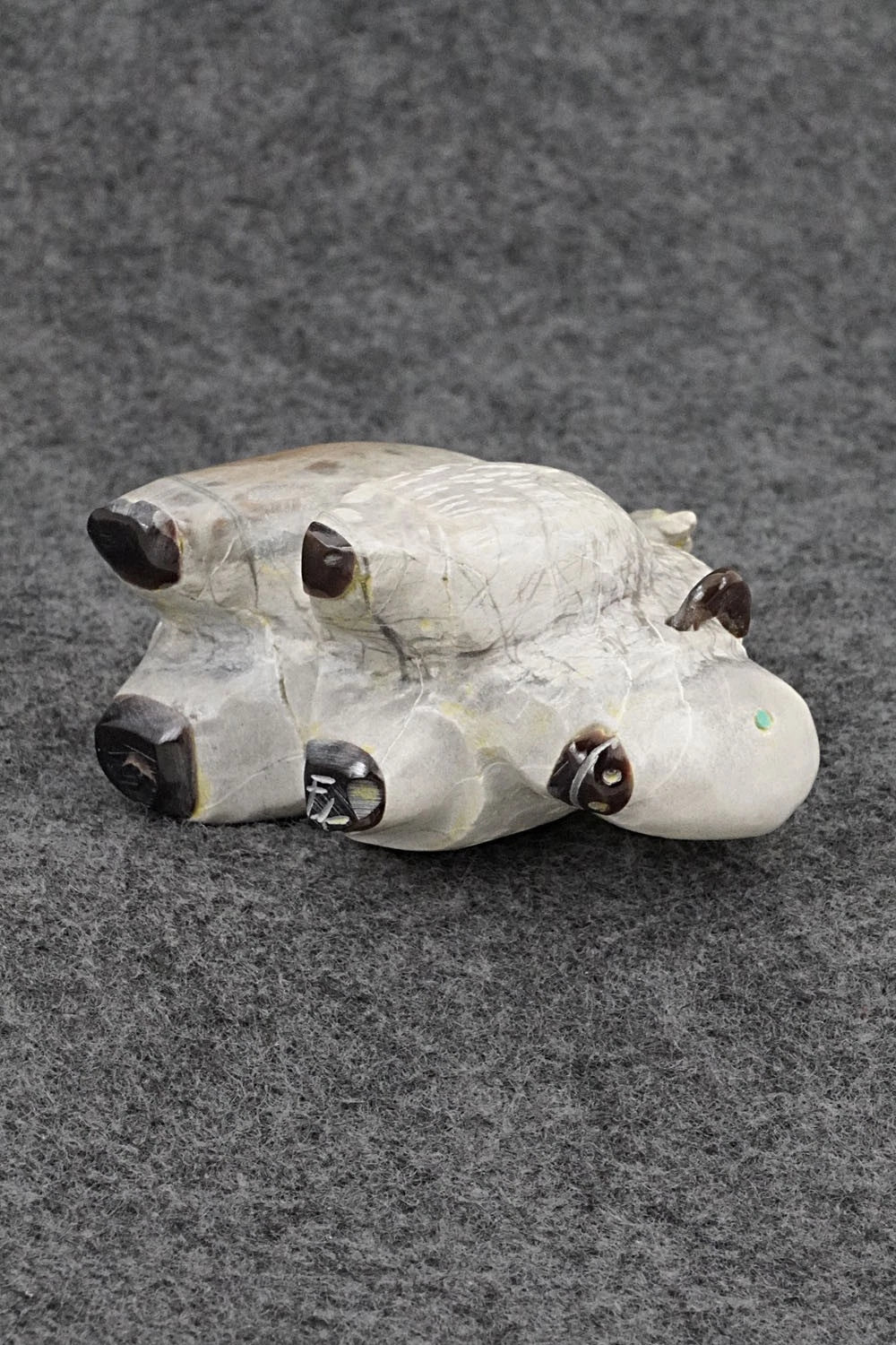 Buffalo Zuni Fetish Carving - Freddie Leekya