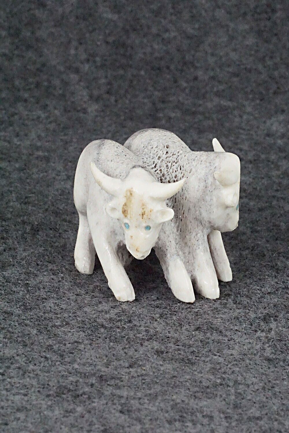 Bulls Zuni Fetish Carving - Maxx Laate