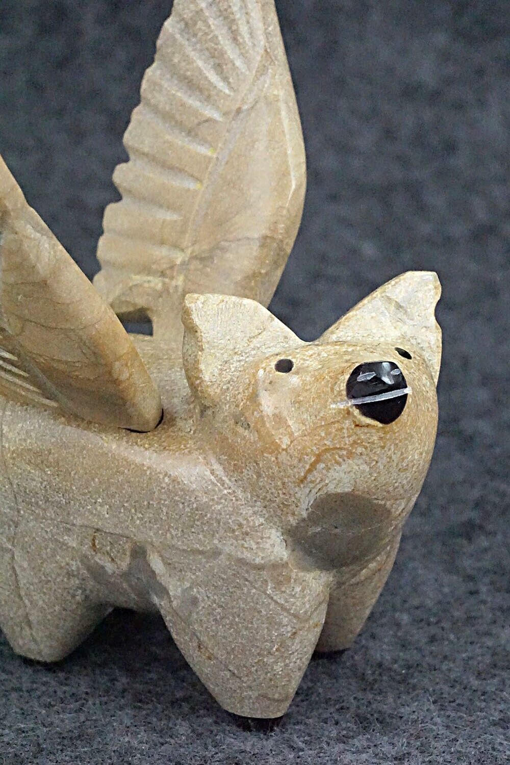 Flying Pig Zuni Fetish Carving - Enrike Leekya