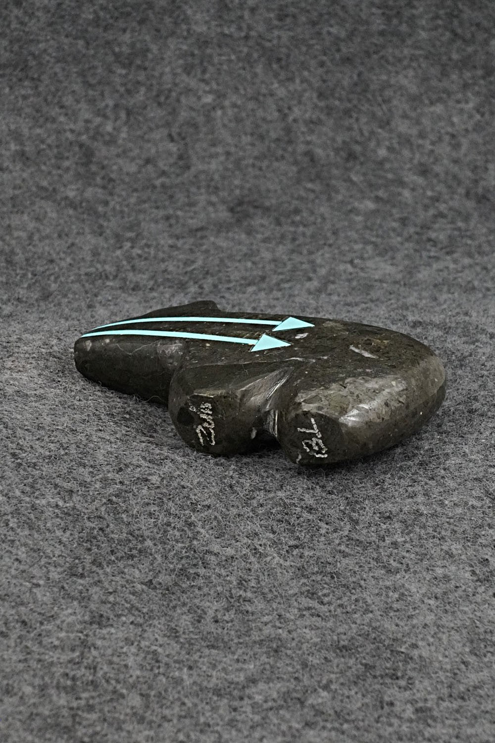 Bear Zuni Fetish Carving - Bernard Laiwakete
