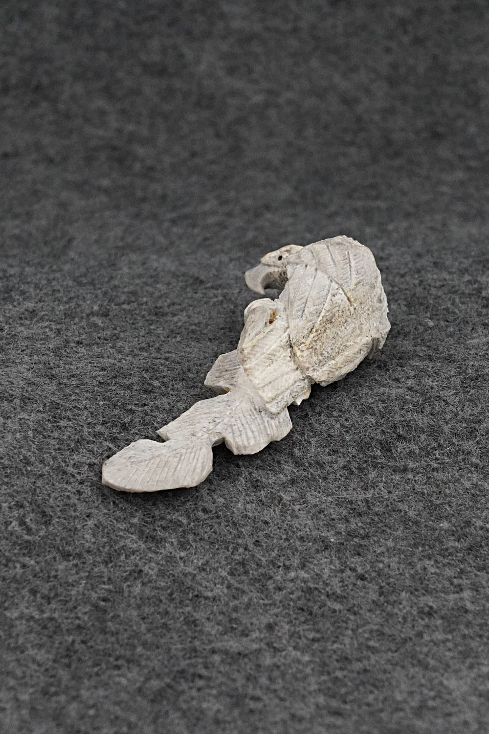 Eagle Zuni Fetish Carving - Lewis Malie