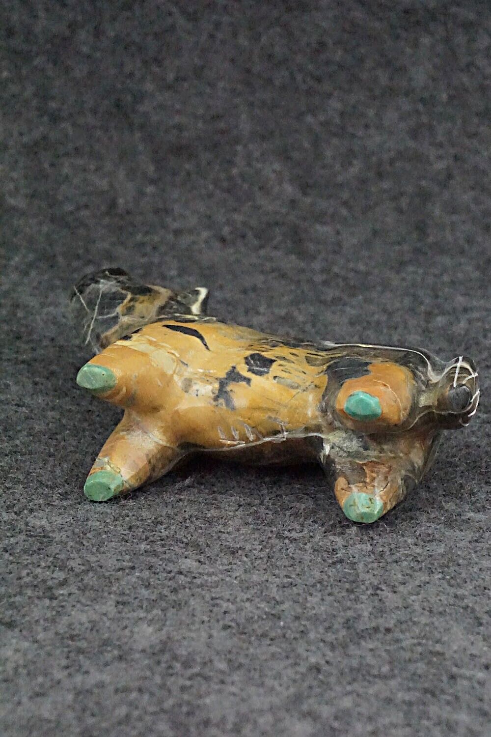 Horse Zuni Fetish Carving - Enrike Leekya
