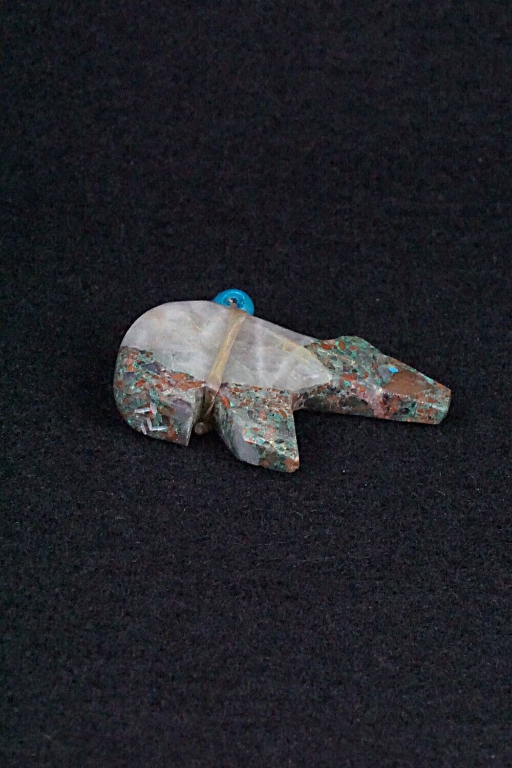 Bear Zuni Fetish Carving - Fernando Laiwakete