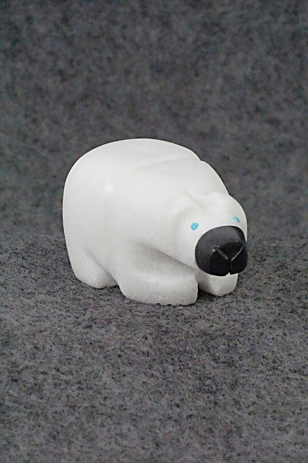 Bear Zuni Fetish Carving - Reynold Lunasee