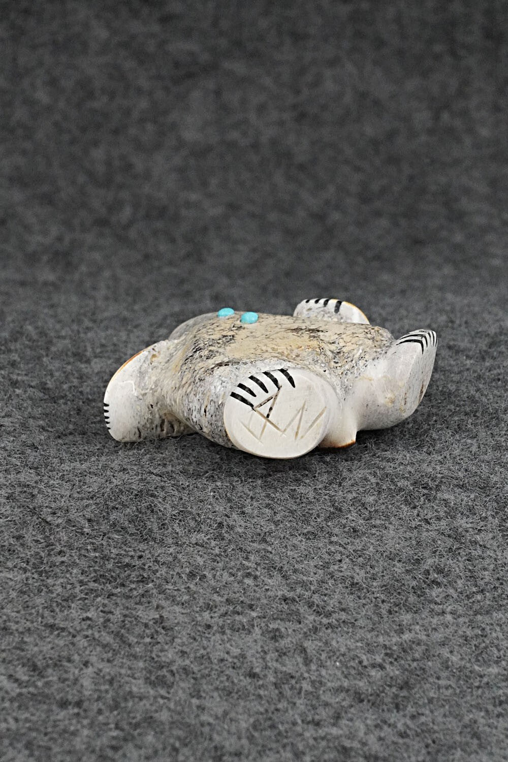 Bear Zuni Fetish Carving - Claudia Peina