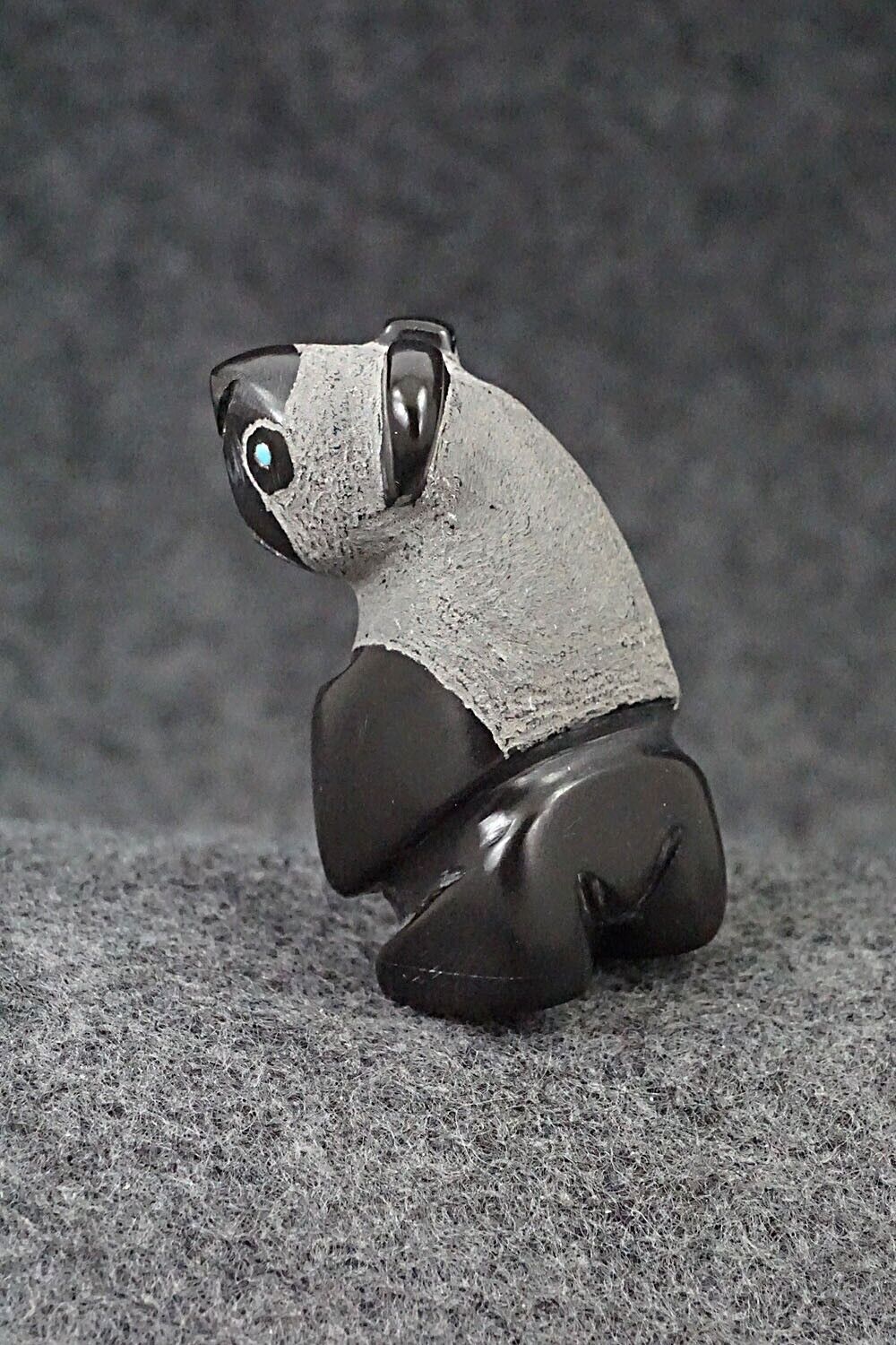 Bear Zuni Fetish Carving - Reynold Lunasee