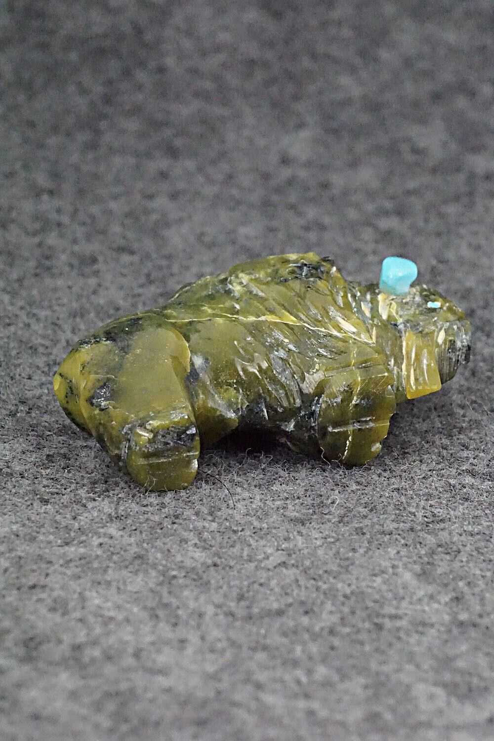 Buffalo Zuni Fetish Carving - Kevin Quam
