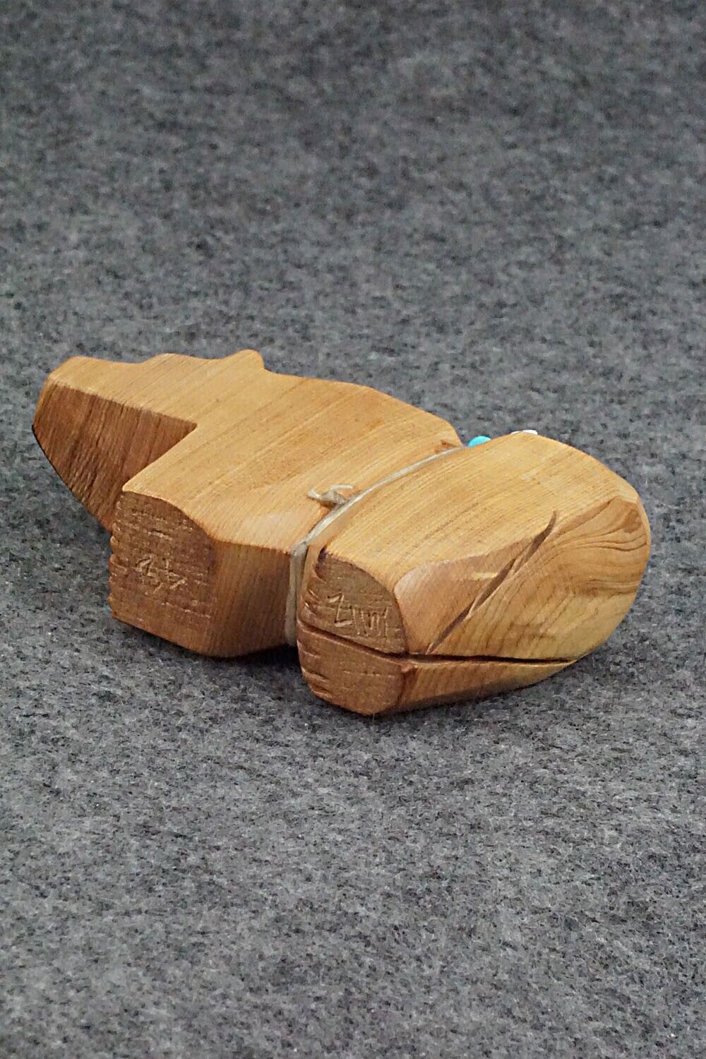 Bear Zuni Fetish Carving - Bernard Laiwakete