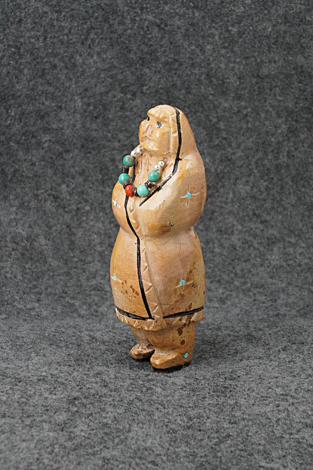 Zuni Woman Zuni Fetish Carving - Freddie Leekya