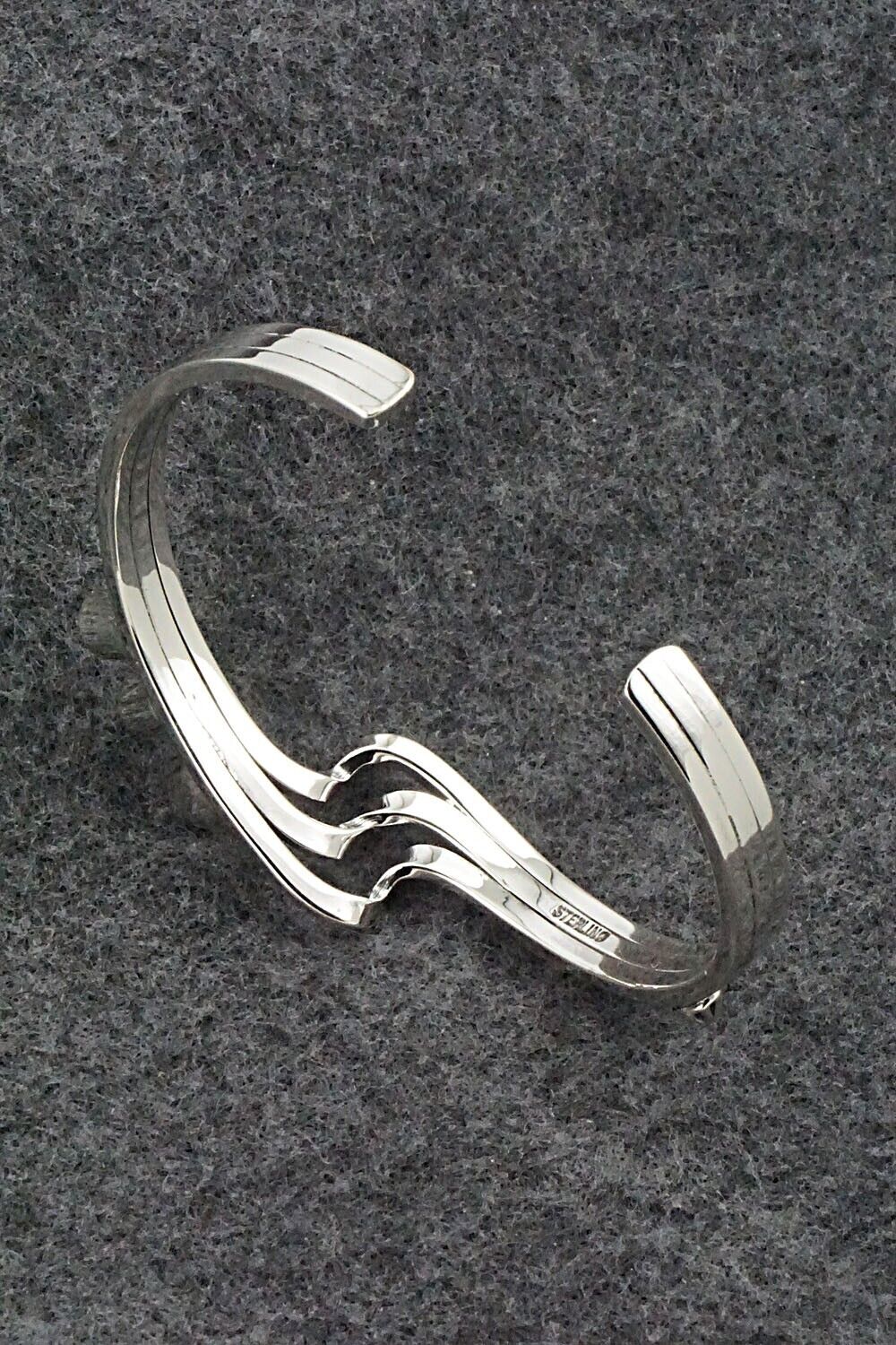 White Buffalo & Sterling Silver Bracelet - Daniel Dakai