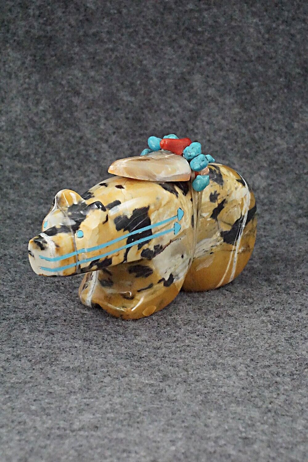 Bear Zuni Fetish Carving - Rodney Laiwakete