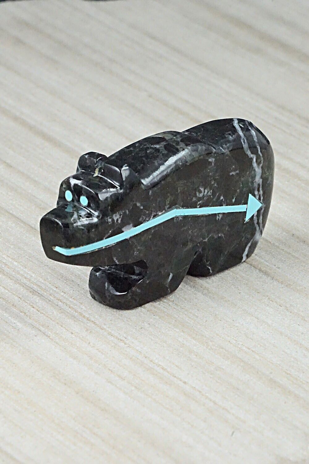 Bear Zuni Fetish Carving - Bernard Laiwakete