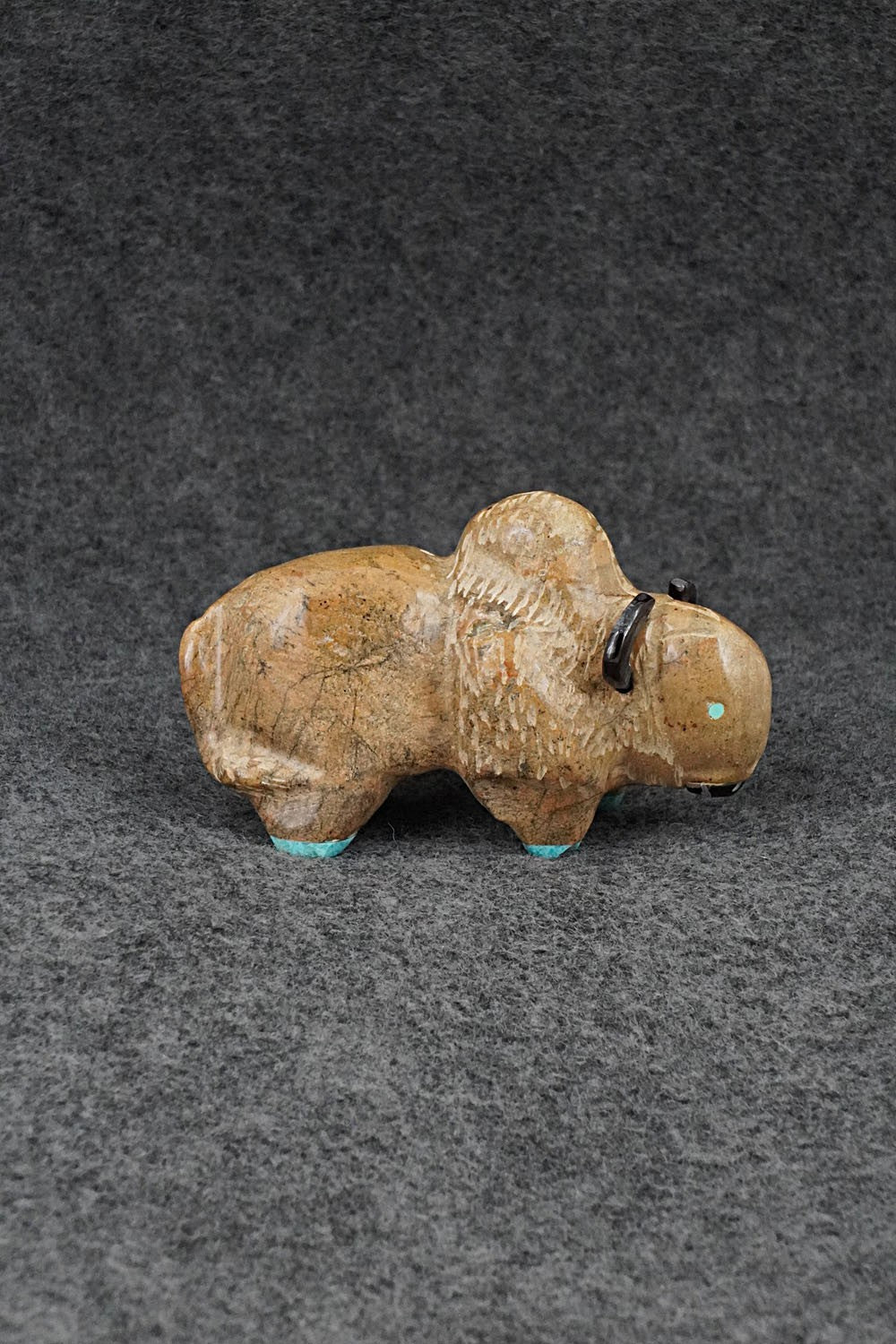 Buffalo Zuni Fetish Carving - Freddie Leekya