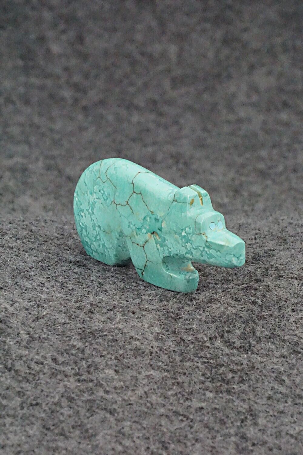 Bear Zuni Fetish Carving - Bernard Laiwakete