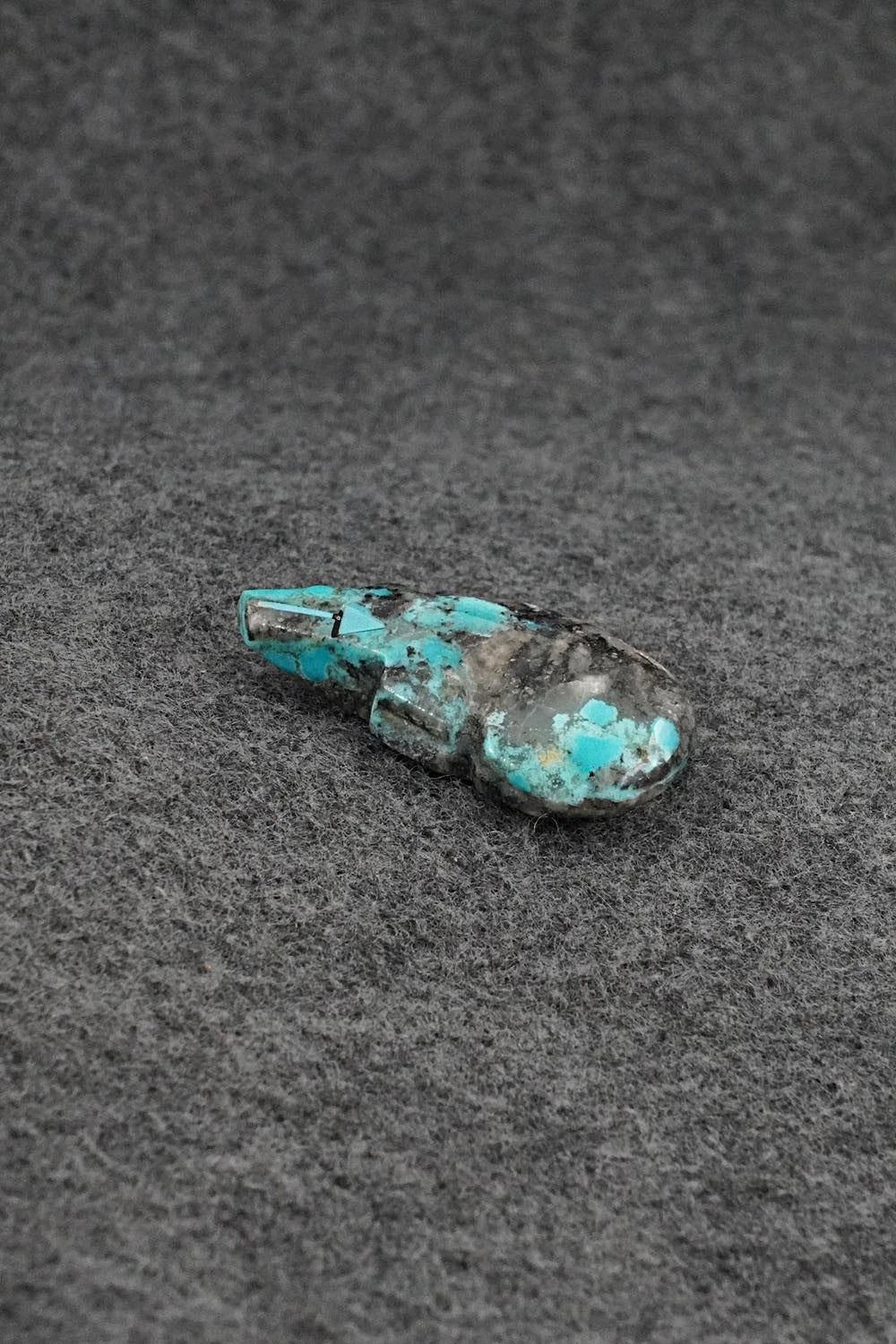 Bear Zuni Fetish Carving - Abby Panteah Quam