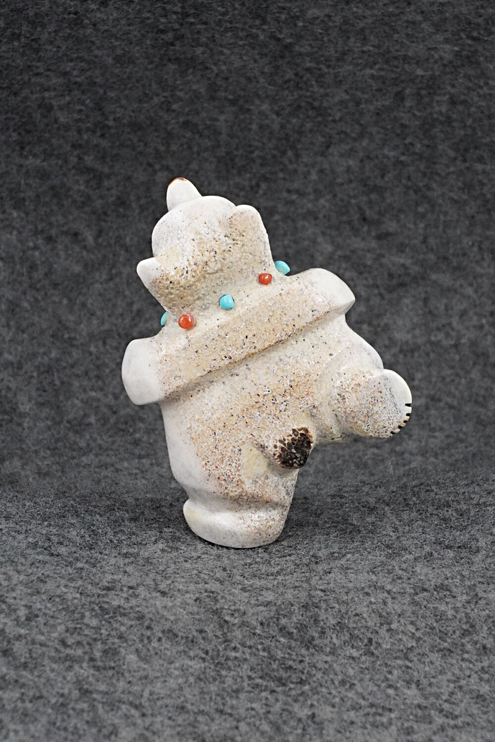 Bear Zuni Fetish Carving - Claudia Peina