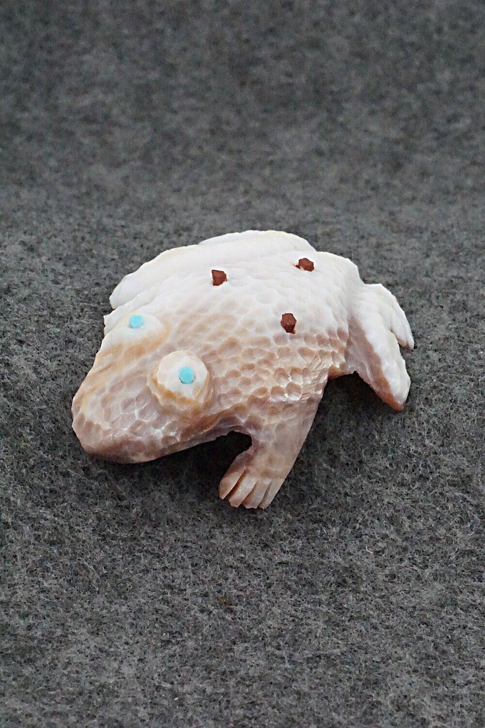 Frog Zuni Fetish Carving - Tyrone Poncho