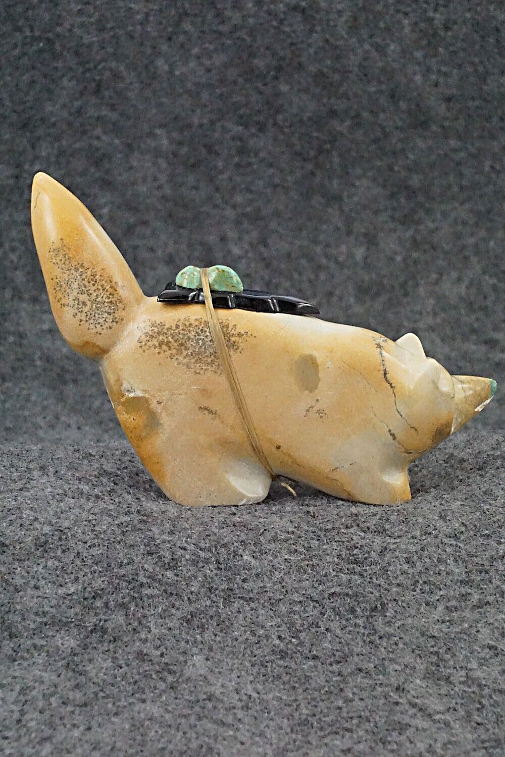Wolf Zuni Fetish Carving - Enrike Leekya