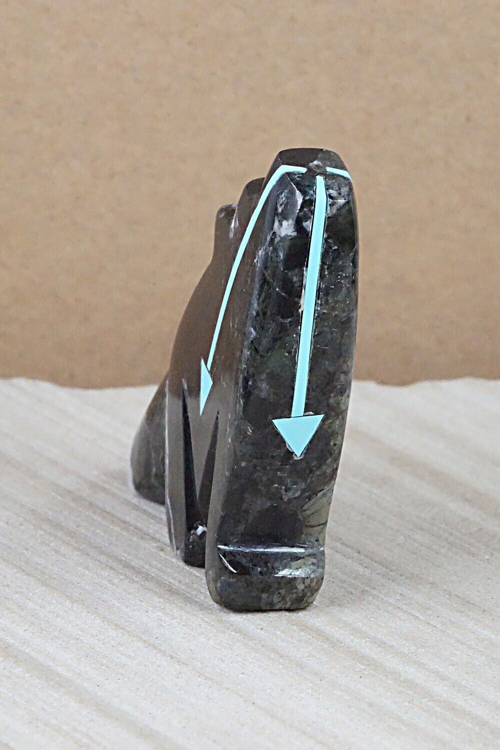 Wolf Zuni Fetish Carving - Bernard Laiwakete