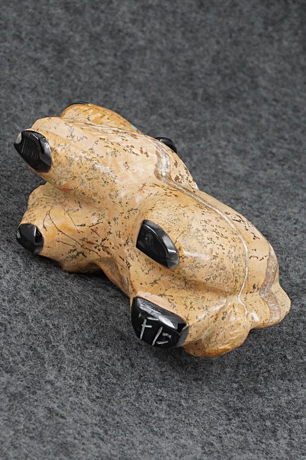 Buffalo Zuni Fetish Carving - Freddie Leekya