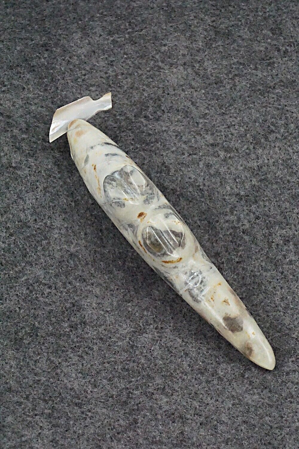 Otter with Fish Zuni Fetish Carving - Delvin Leekya