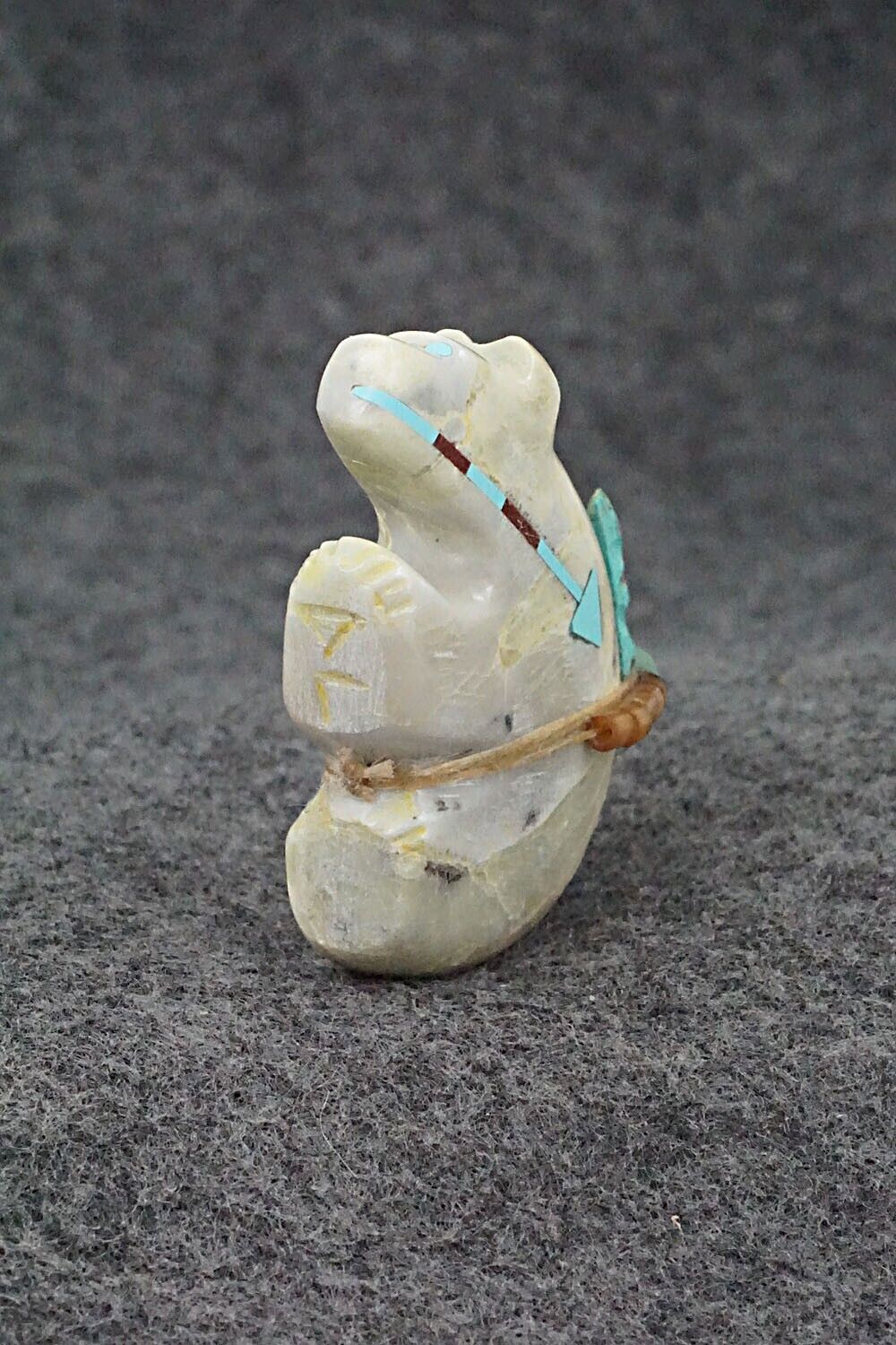 Bear Zuni Fetish Carving - Donavan Laiwakete