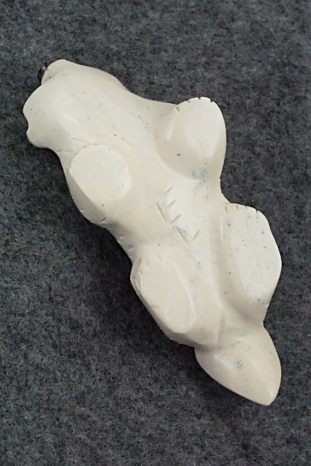 Badger Zuni Fetish Carving - Enrike Leekya