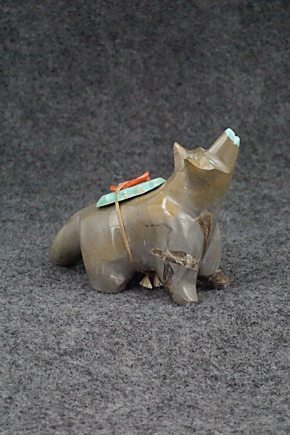 Wolf Zuni Fetish Carving - Enrike Leekya