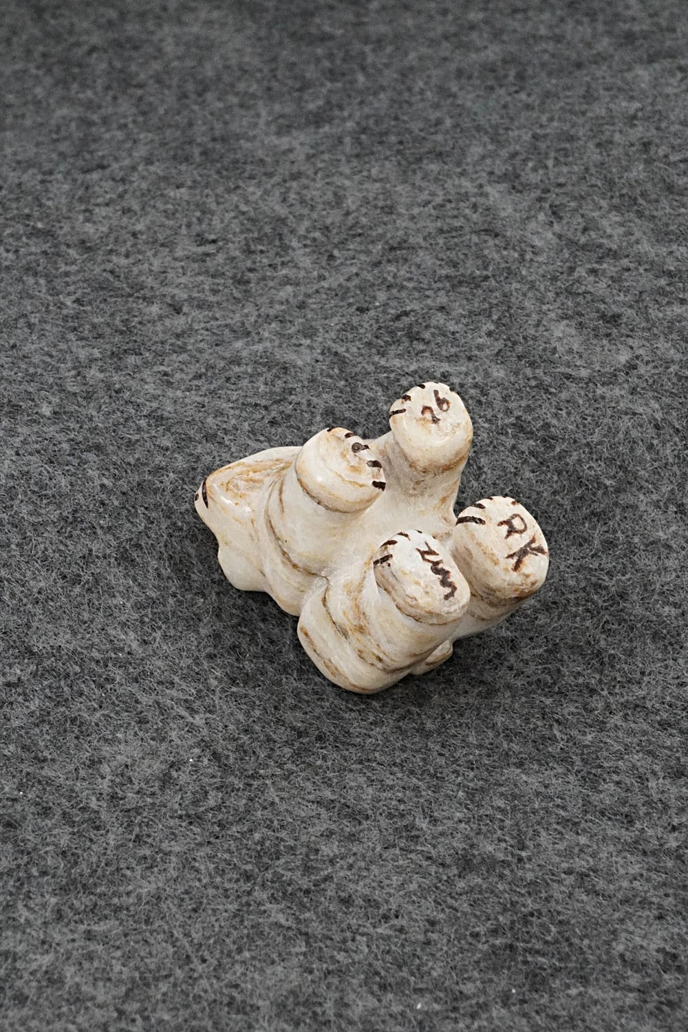 Frog Zuni Fetish Carving - Rick Kallestewa