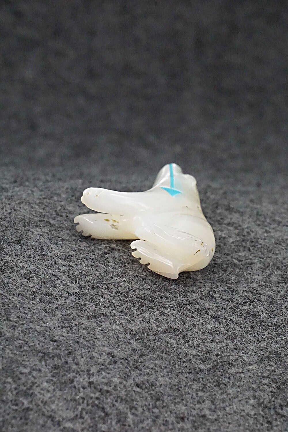 Wolf Zuni Fetish Carving - Andres Quandelacy