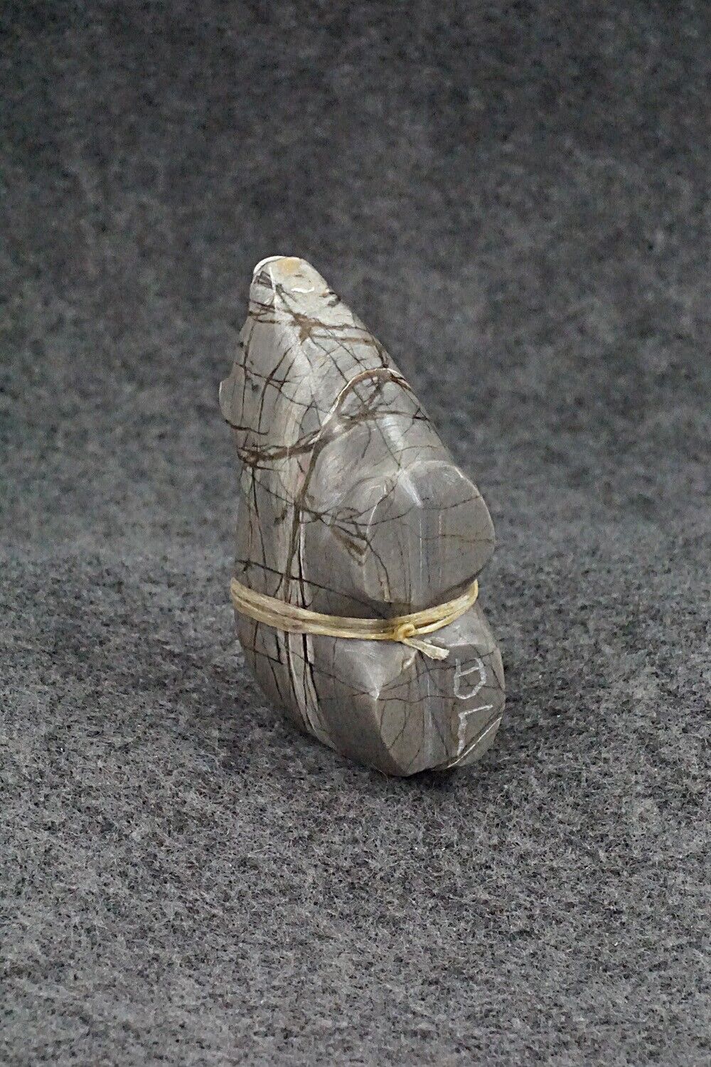 Bear Zuni Fetish Carving - Delvin Leekya
