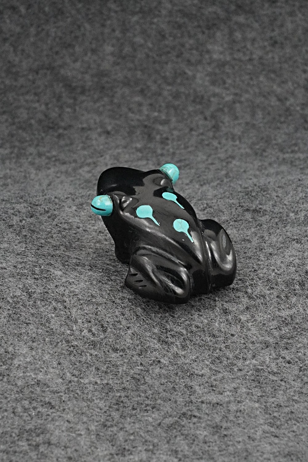 Frog Zuni Fetish Carving - Andres Lenentino