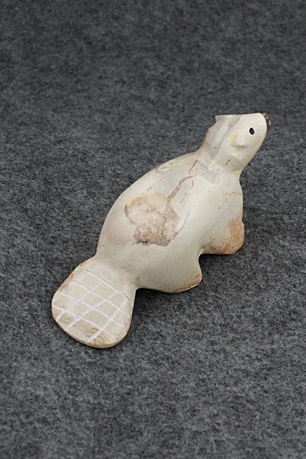 Beaver Zuni Fetish Carving - Enrike Leekya