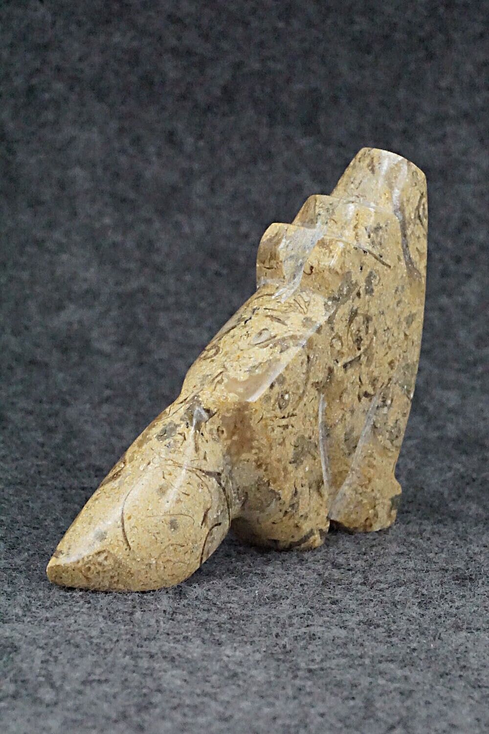 Wolf Zuni Fetish Carving - Bernard Laiwakete