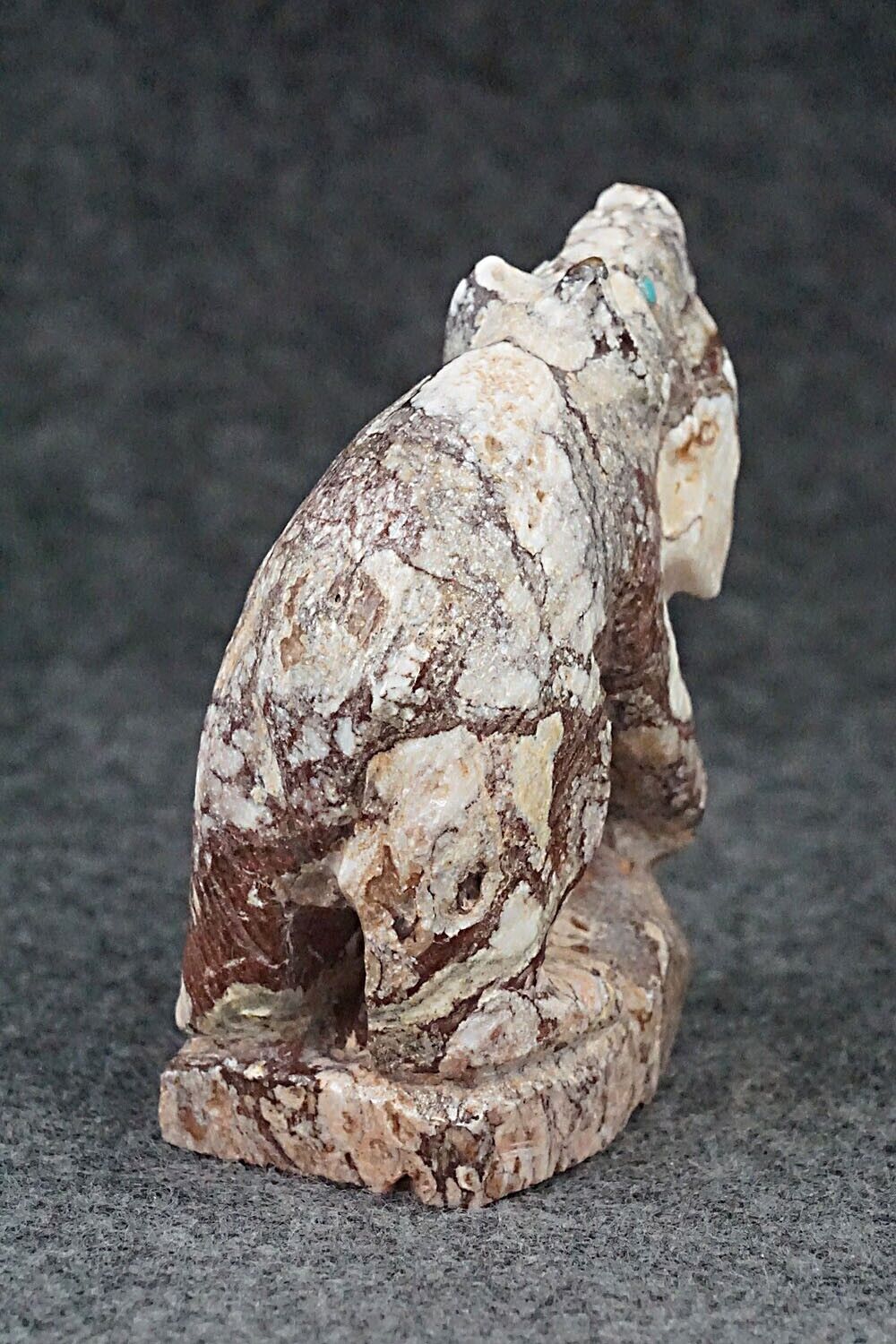 Bear Zuni Fetish Carving - Derrick Kaamasee
