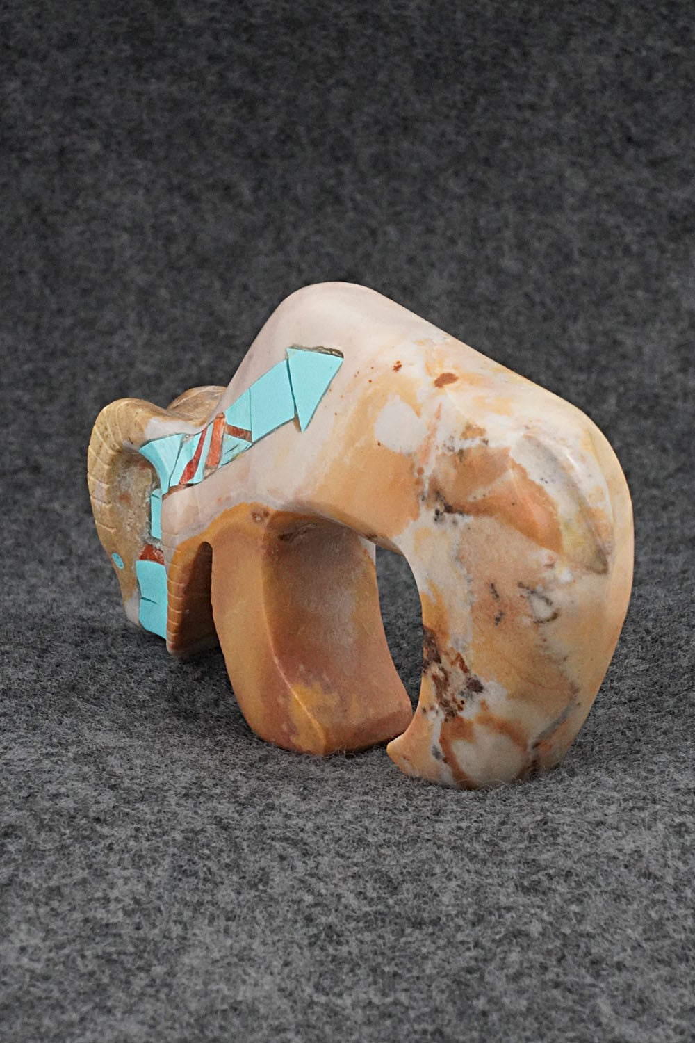 Ram Zuni Fetish Carving - Donovan Laiwakete
