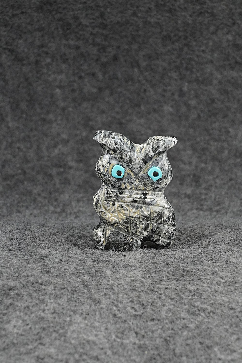 Owl Zuni Fetish Carving - Dannette Laate