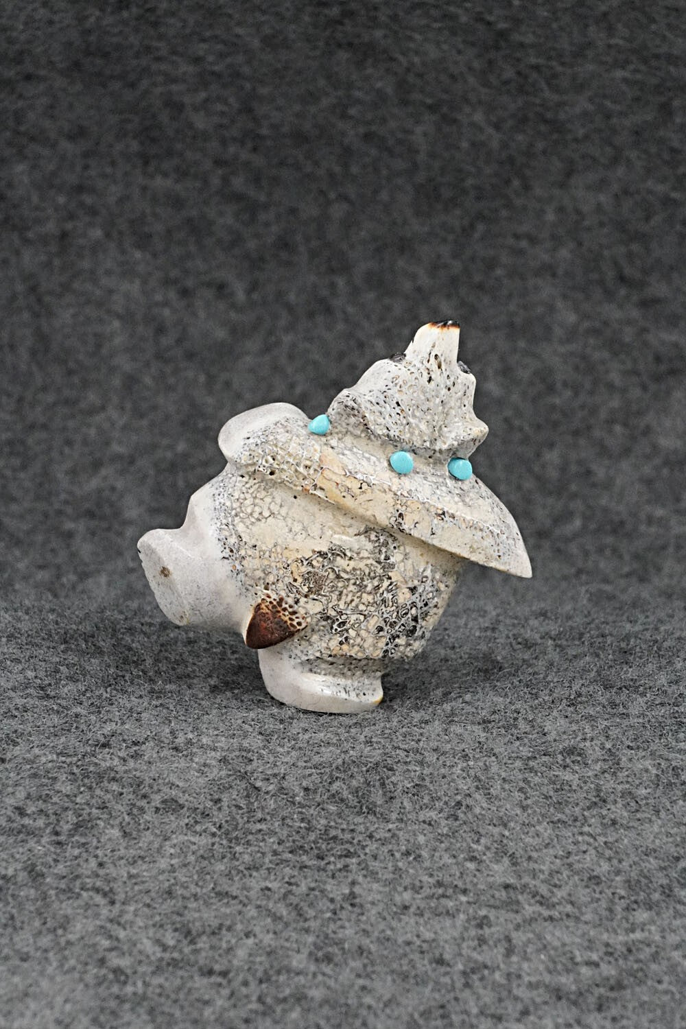 Bear Zuni Fetish Carving - Claudia Peina