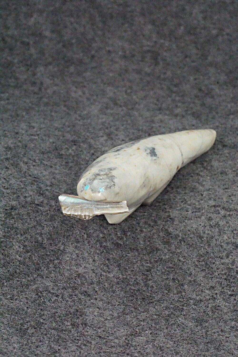 Otter with Fish Zuni Fetish Carving - Delvin Leekya